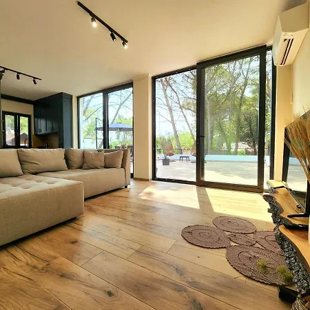 Holiday home Pinetrees Penthouse @ The *