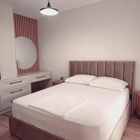 Holiday home Pinetrees Penthouse @ The Golem (Tirana)