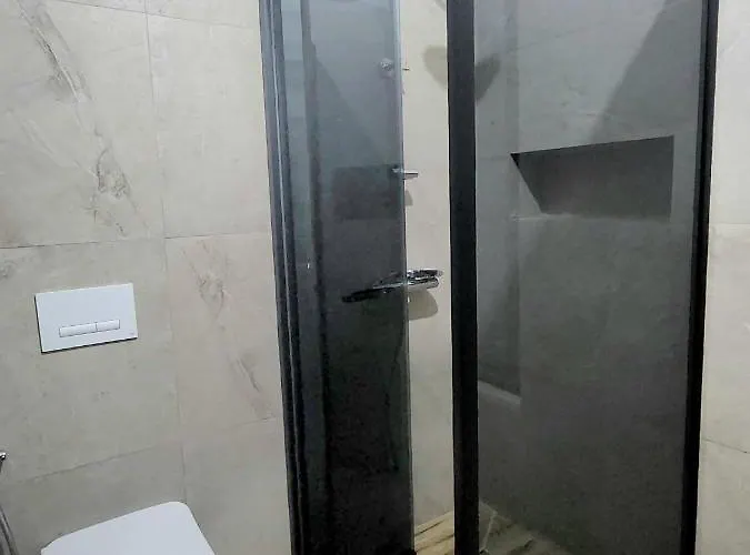 Pinetrees Penthouse @ The * Golem (Tirana)